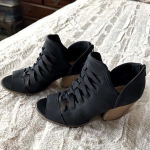 Qupid Black Nubuck Open Toe Booties